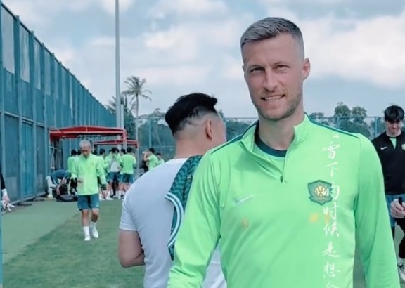 v体育赛事直播-博主：斯帕吉奇等暂时还无法跟上国安训练节奏，侯森受伤信息不实