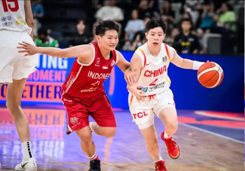 v体育娱乐官网-季后赛场均12+7揽下FMVP!女篮前任扛旗人,或被宫鲁鸣重新召唤?
